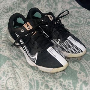 Men’s Nike baseball cleats